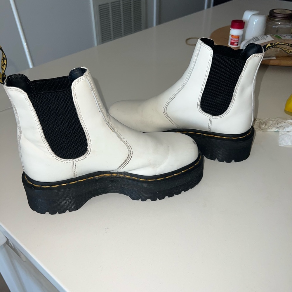 White DR MARTEN